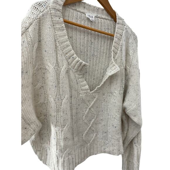 Le Lis Oversized Wool-Blend Cable Knit Cropped V-Neck Cream Sweater Size Large - Picture 3 of 10